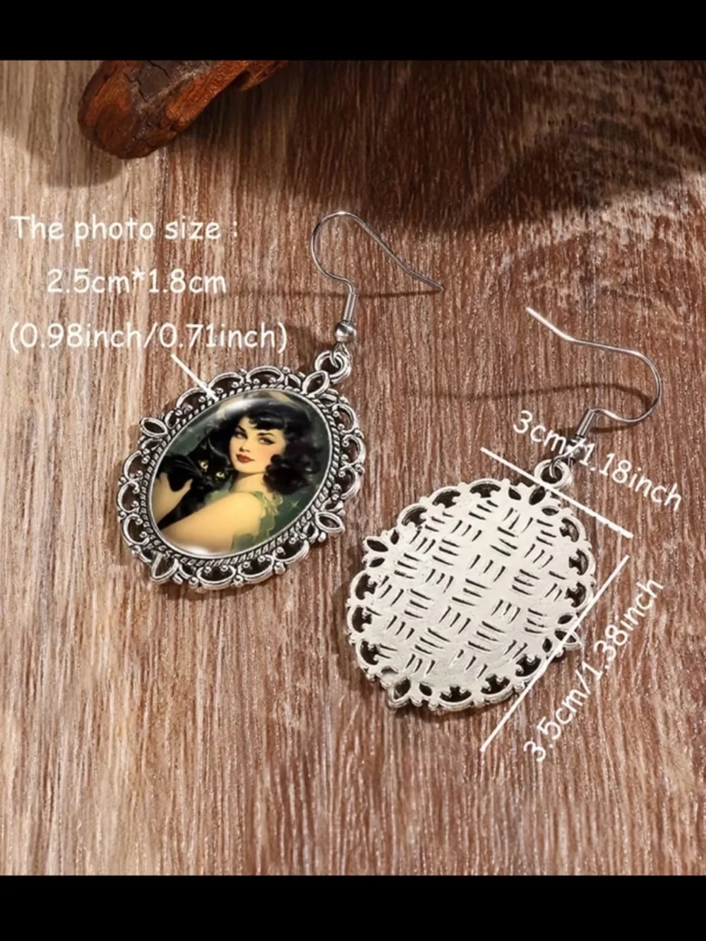 Vintage-Style Silver Portrait Drop Earrings in Black and Green - Picture 3 of 5